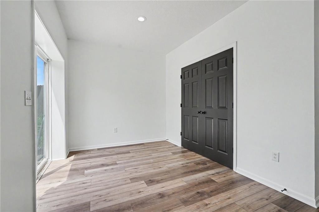 2032 S 47th Terrace — photo 37