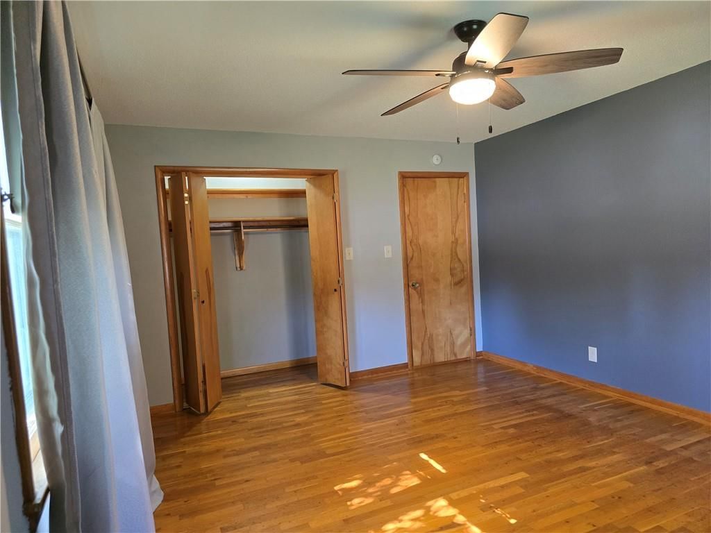 223 W 9th Street — photo 30