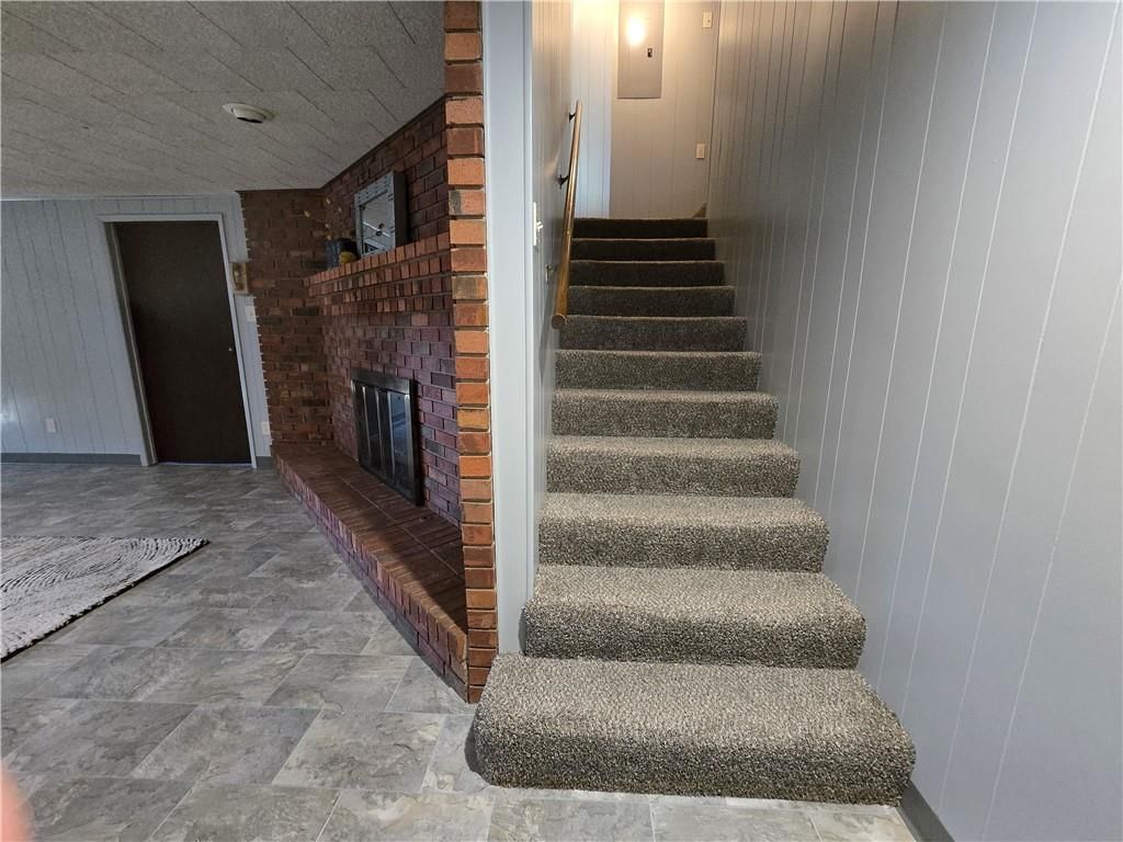 223 W 9th Street — photo 41