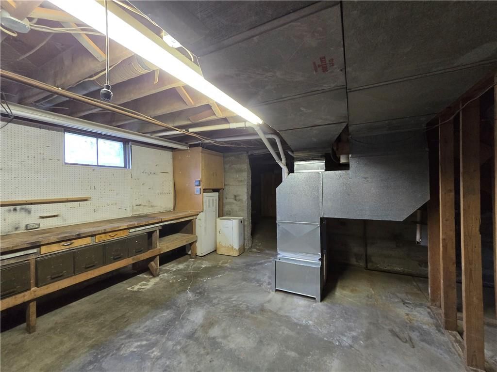 223 W 9th Street — photo 61