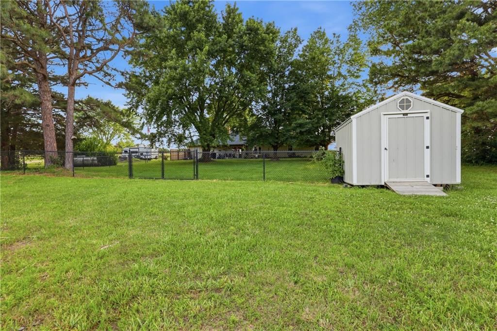 703 NE 102 P Road — photo 8