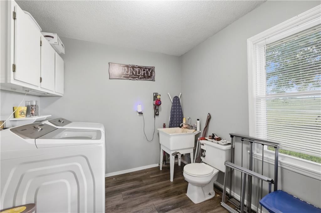 703 NE 102 P Road — photo 16