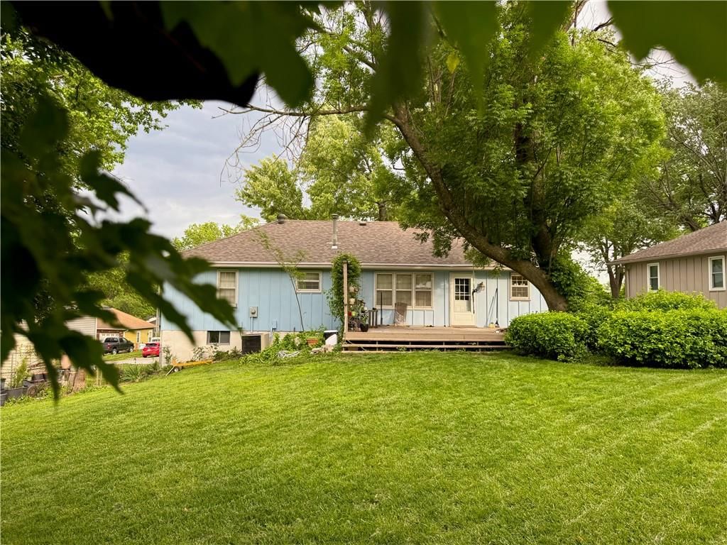 4024 Surrey Lane — photo 3