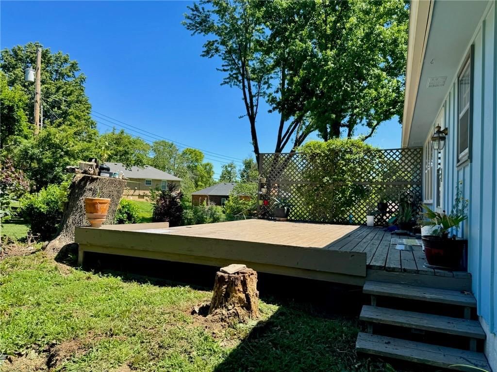 4024 Surrey Lane — photo 8