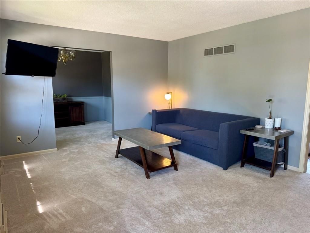 4024 Surrey Lane — photo 9