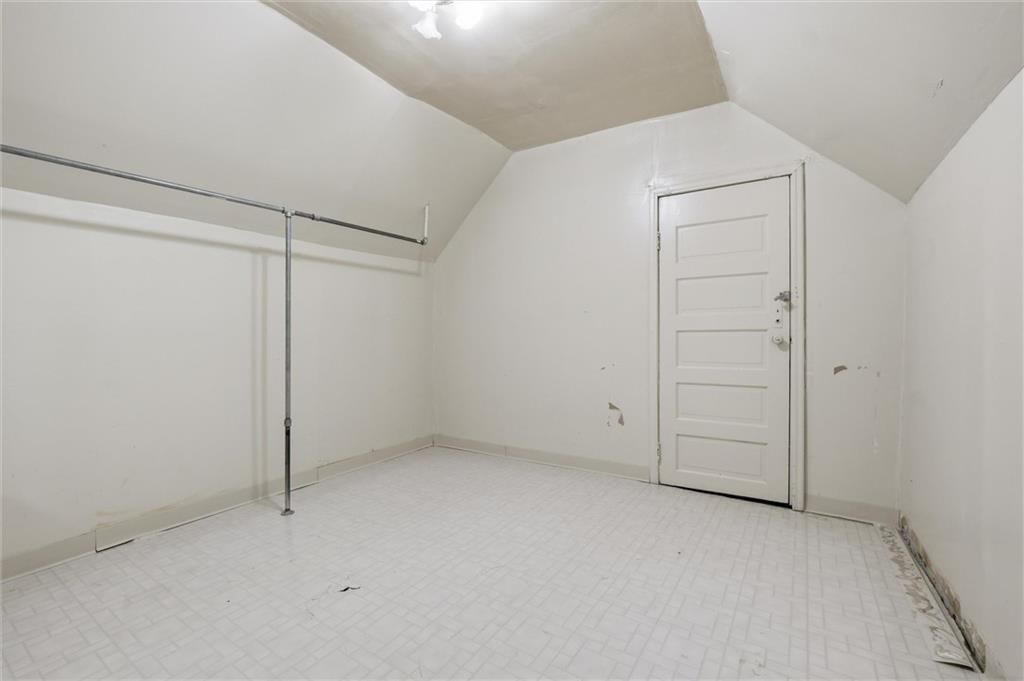 1222 E 76th Street — photo 34