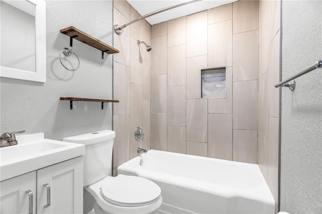 7130 the Paseo Boulevard — photo 10