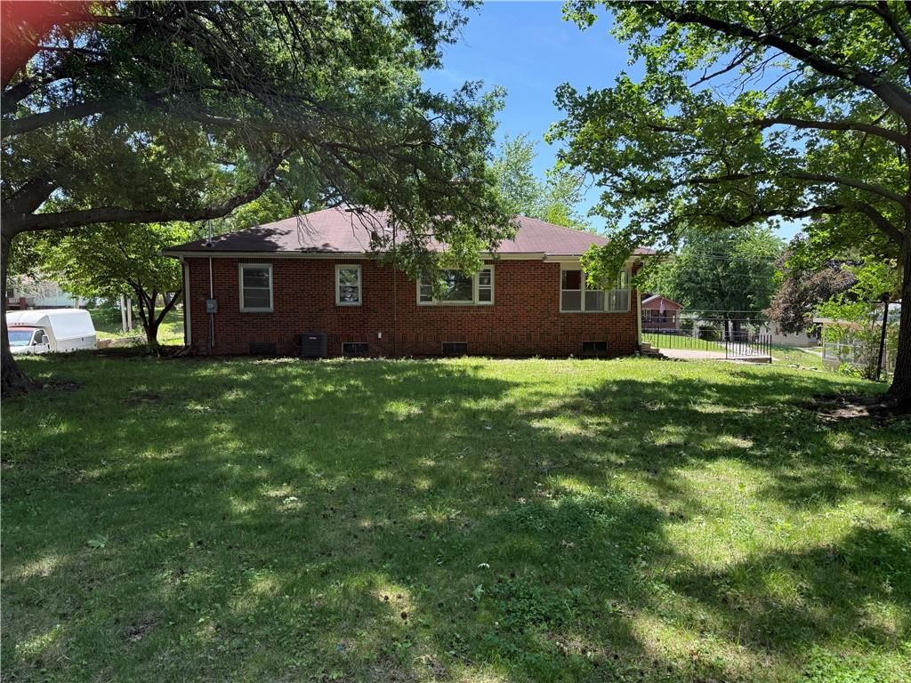 3407 Gene Field Road — photo 3