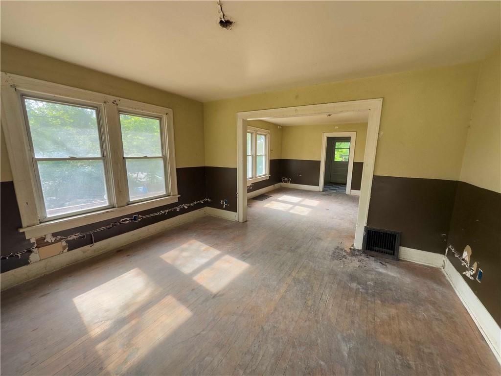 2810 Oak Street — photo 3