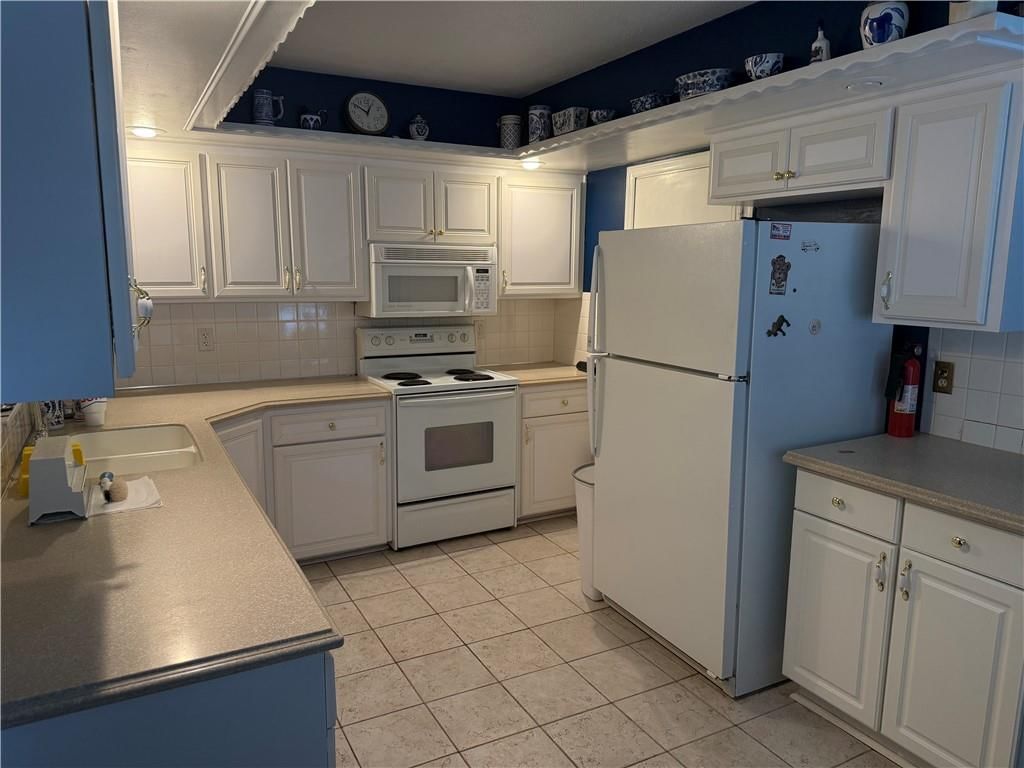 613 NE Coronado Avenue — photo 9