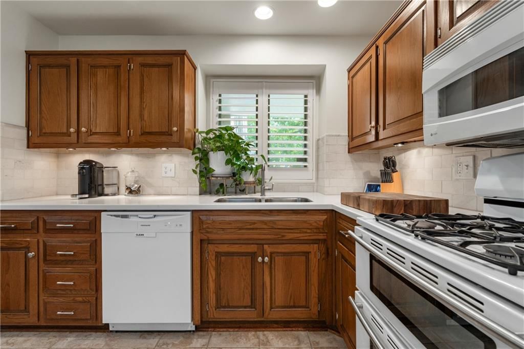 12595 Broadmoor Street — photo 7