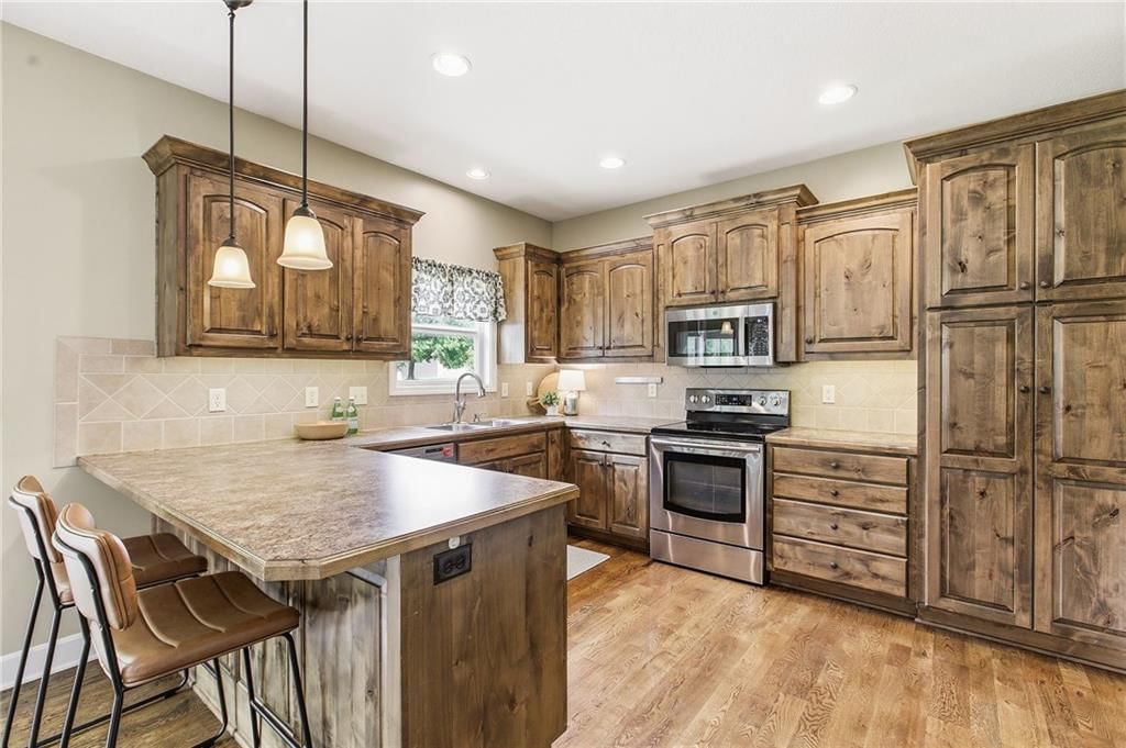 1601 NW Pond Avenue — photo 16