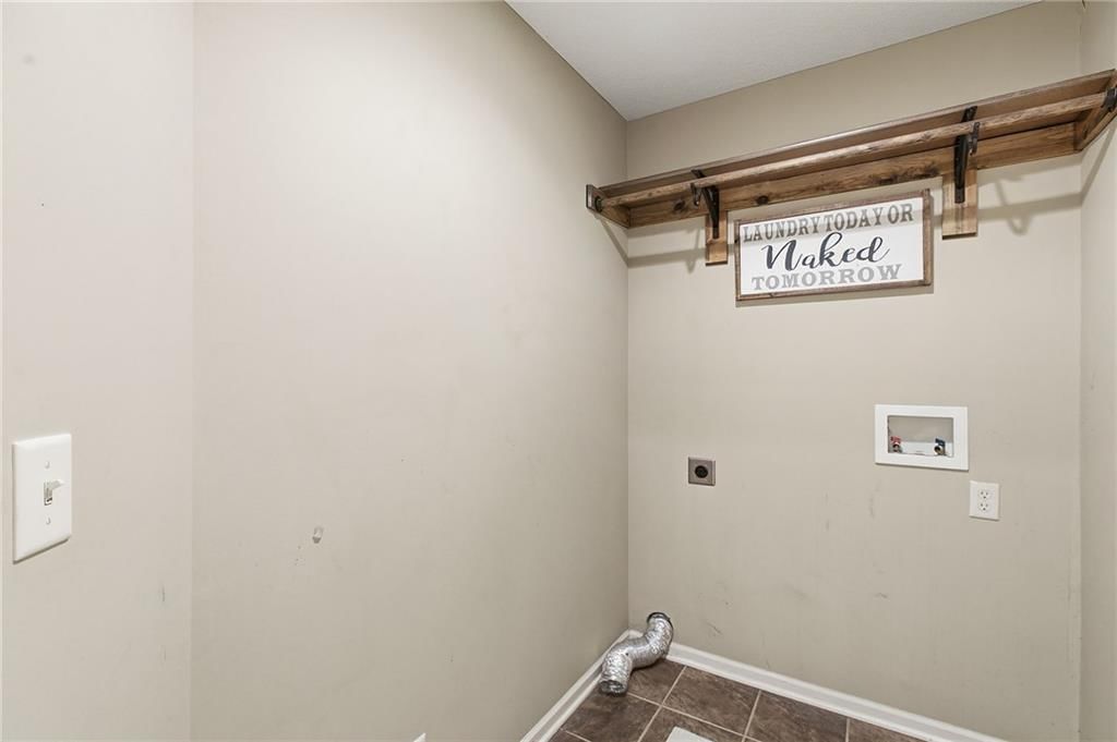 1601 NW Pond Avenue — photo 32