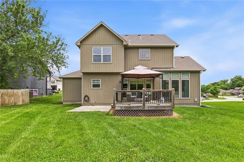 1601 NW Pond Avenue — photo 35