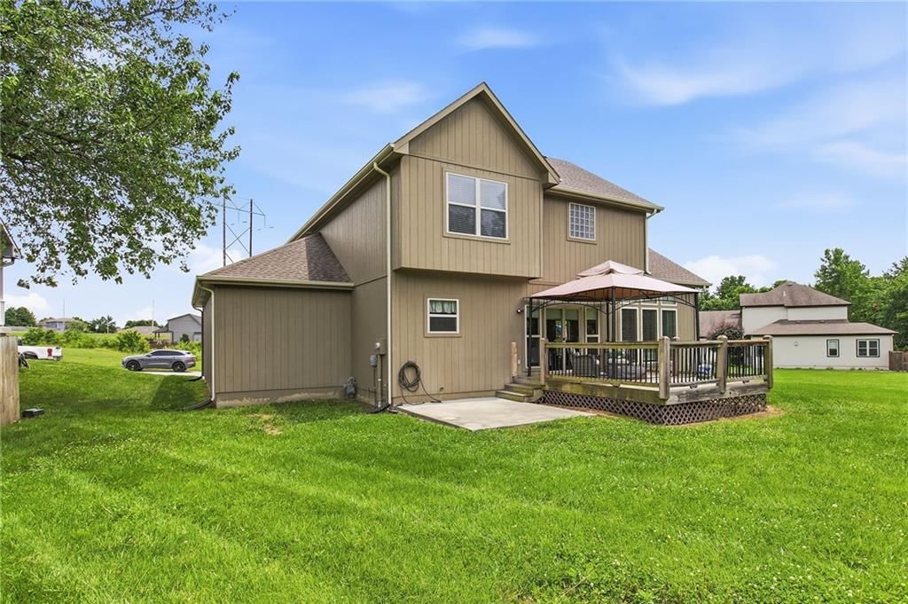 1601 NW Pond Avenue — photo 36