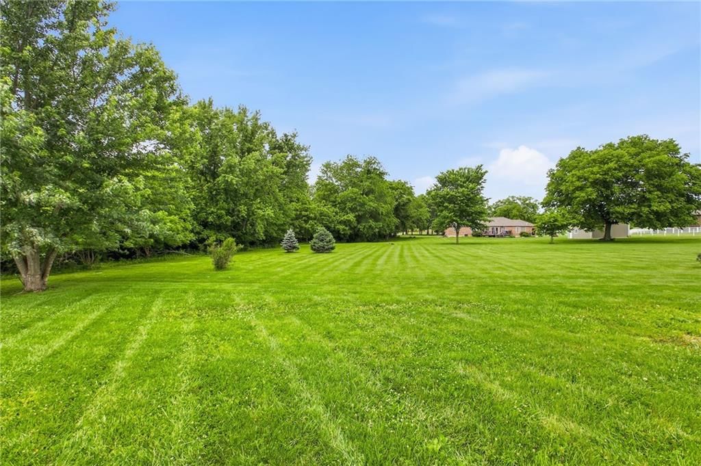 1601 NW Pond Avenue — photo 40