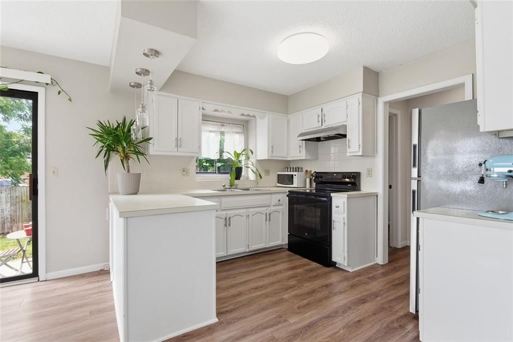 10023 W 86th Terrace — photo 11