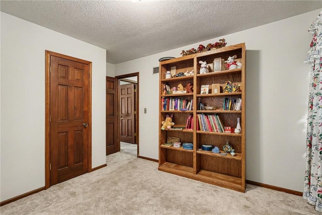 104 Walker Drive — photo 8