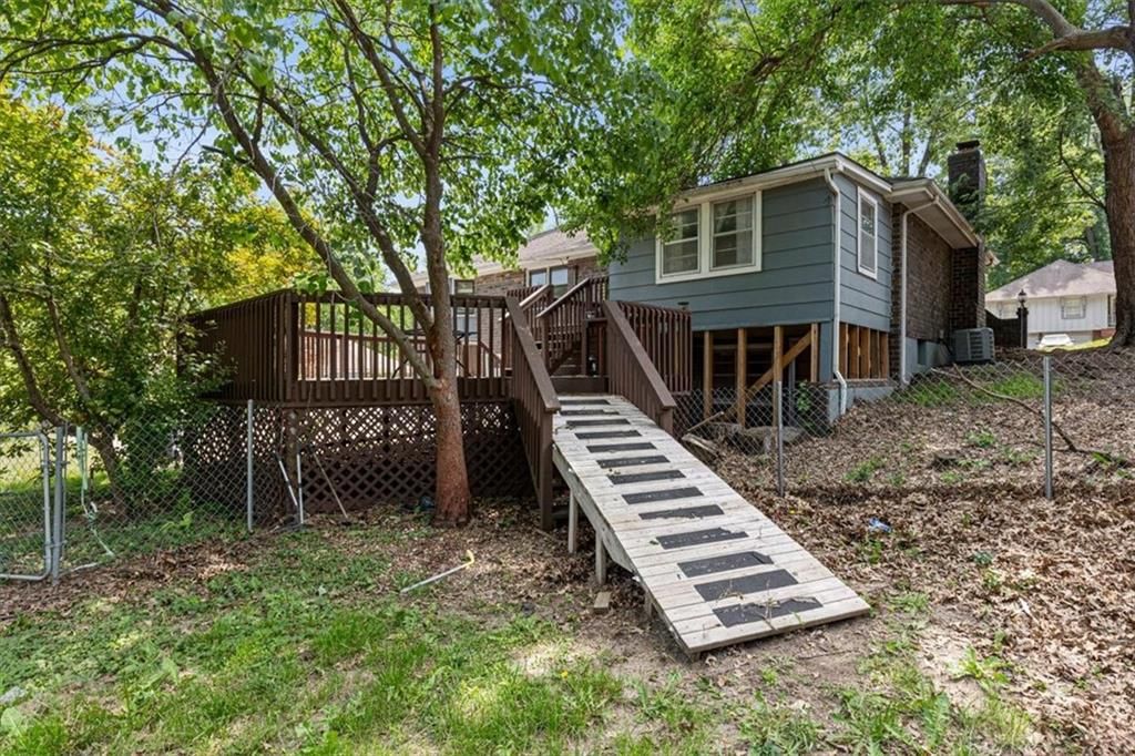 12208 E 62nd Terrace — photo 33