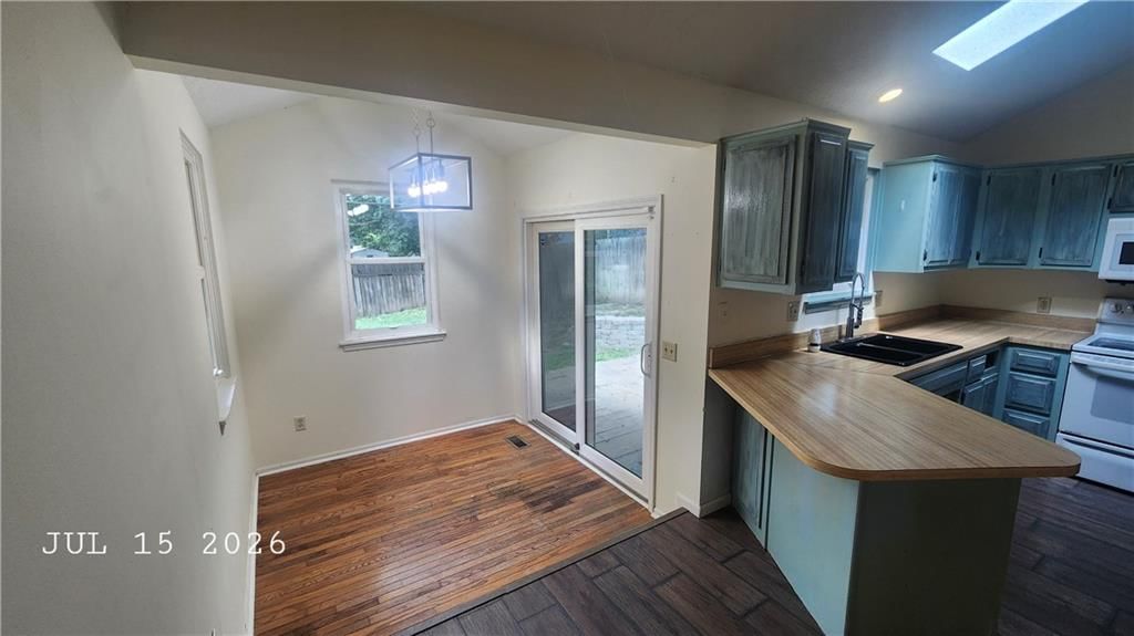 4308 N Bellaire Avenue — photo 12
