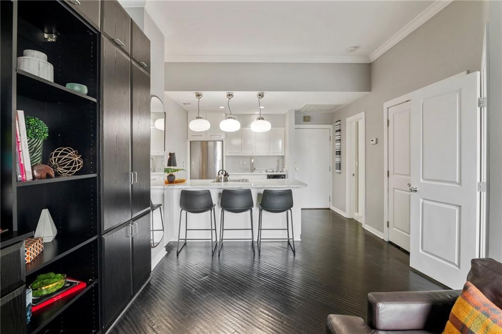 4545 Wornall Road — photo 7