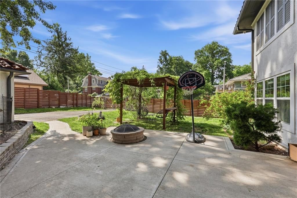 5745 Rockhill Road — photo 37