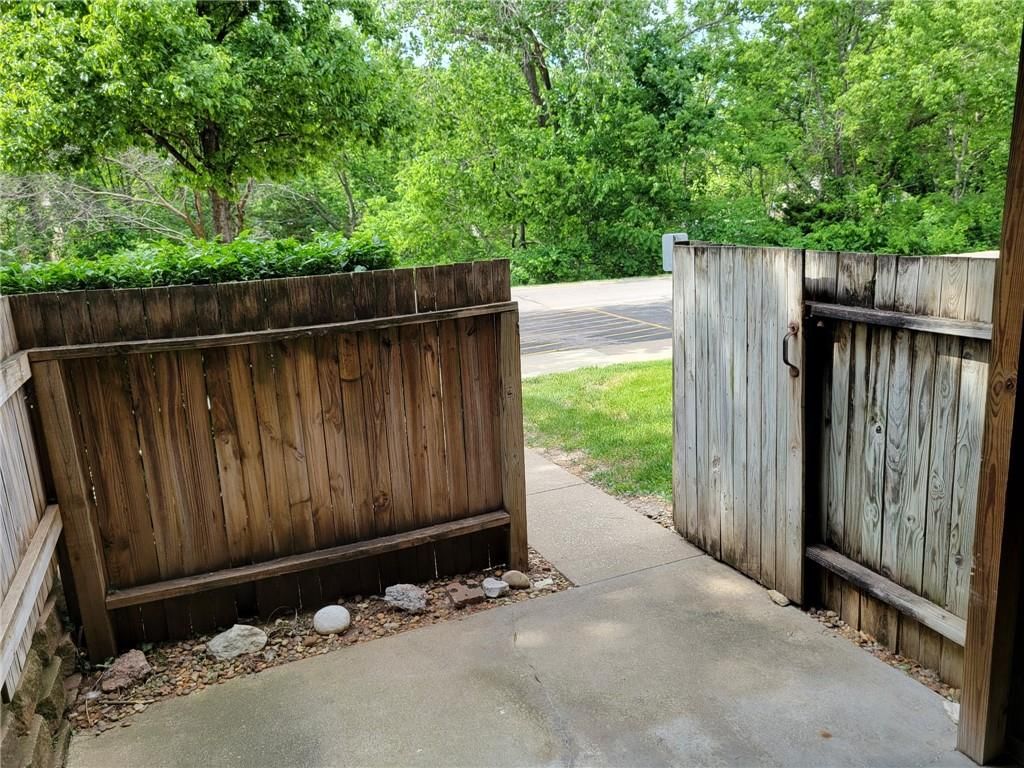 12702 W 110th Terrace — photo 3