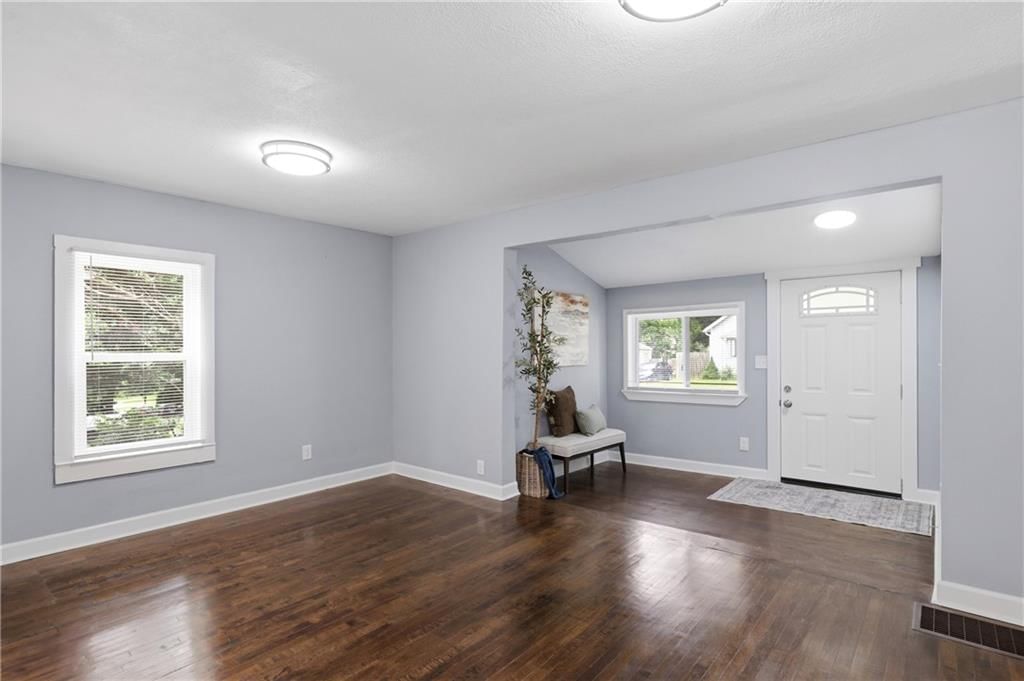 1530 S Harvard Avenue — photo 7