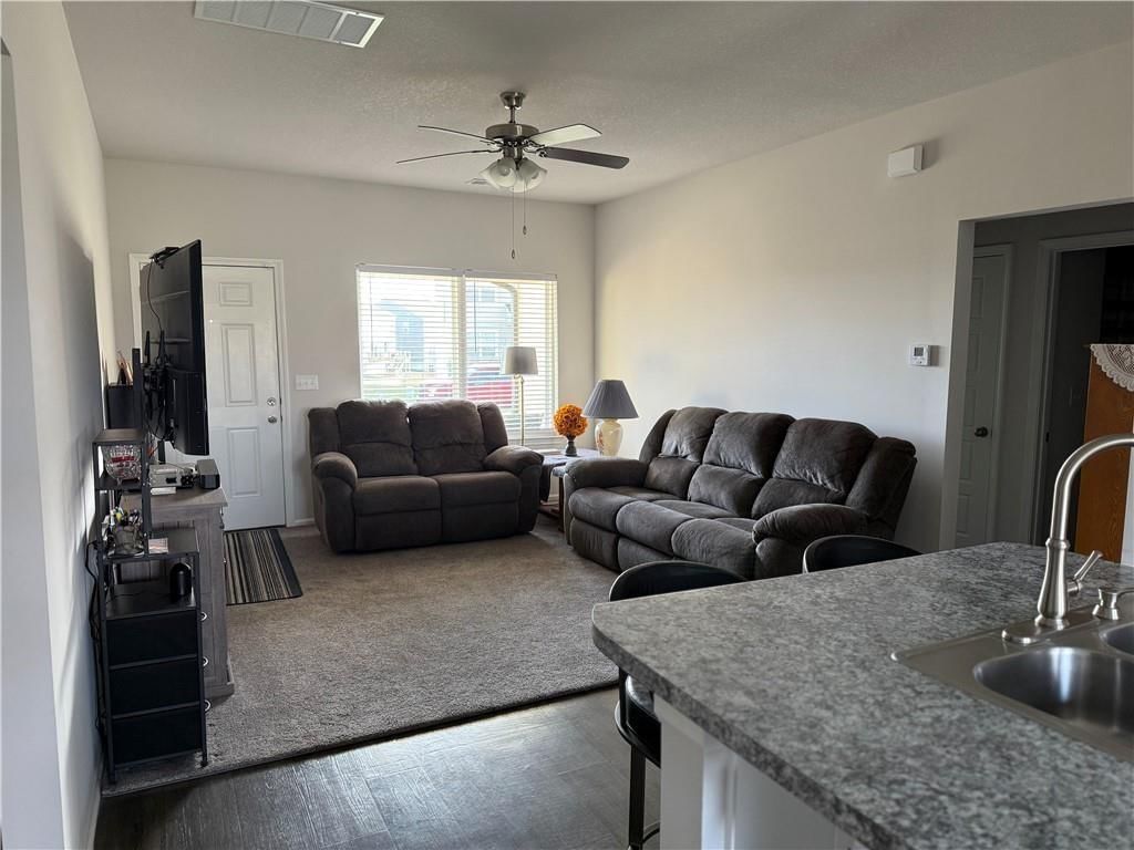 800 Bentley Drive — photo 3