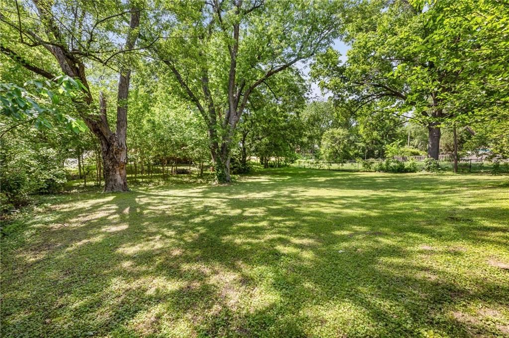 7602 Roswell Drive — photo 3