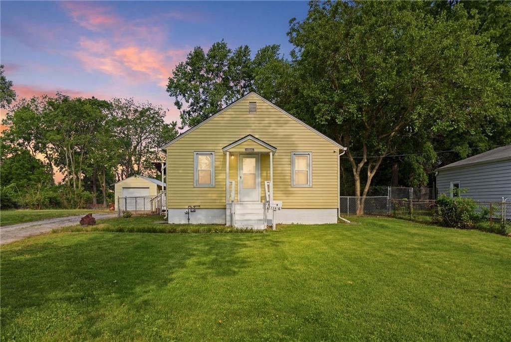13318 Parker Avenue — photo 2