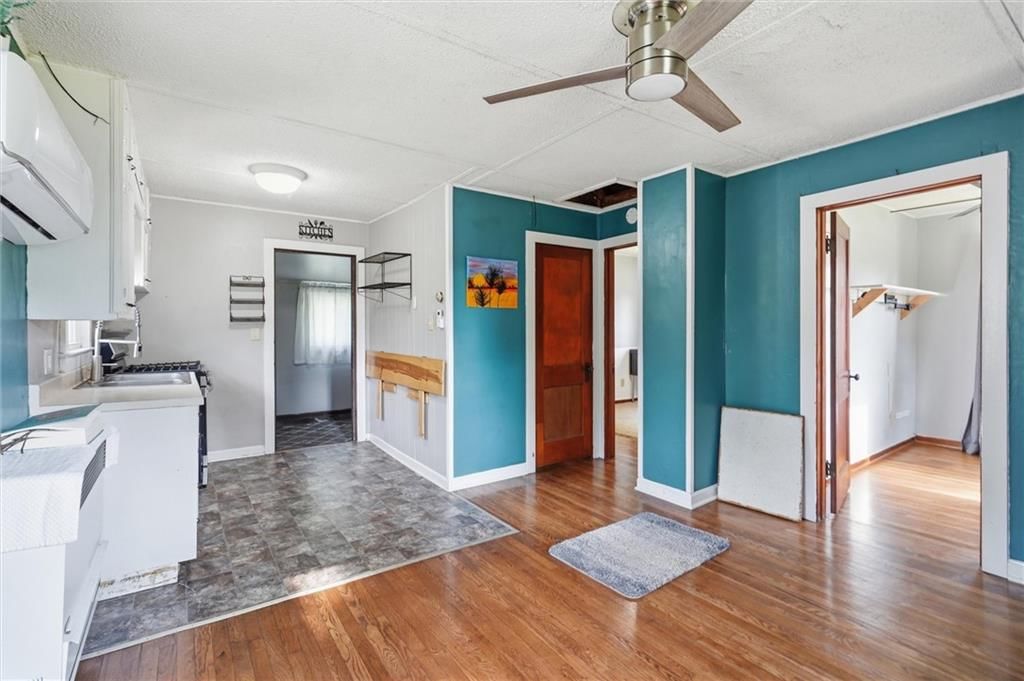 13318 Parker Avenue — photo 10