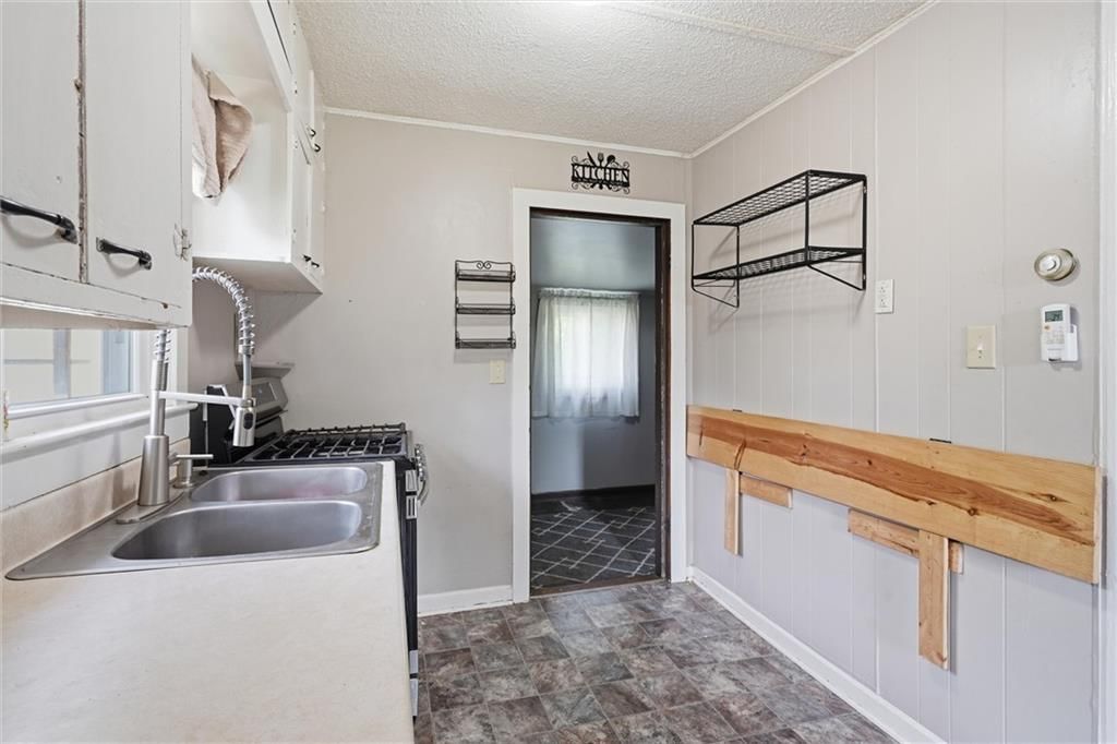 13318 Parker Avenue — photo 11