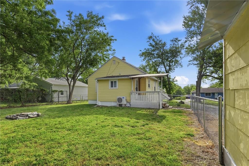 13318 Parker Avenue — photo 26