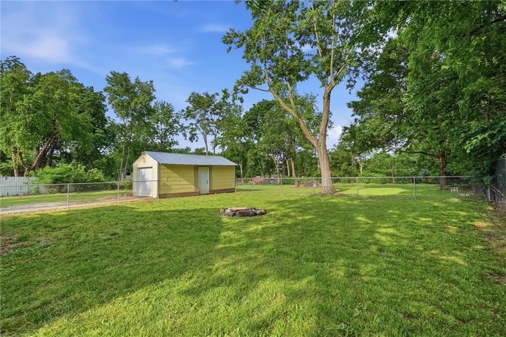 13318 Parker Avenue — photo 29