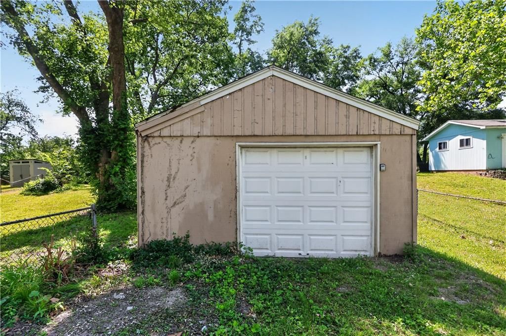 5318 N Garfield Avenue — photo 8