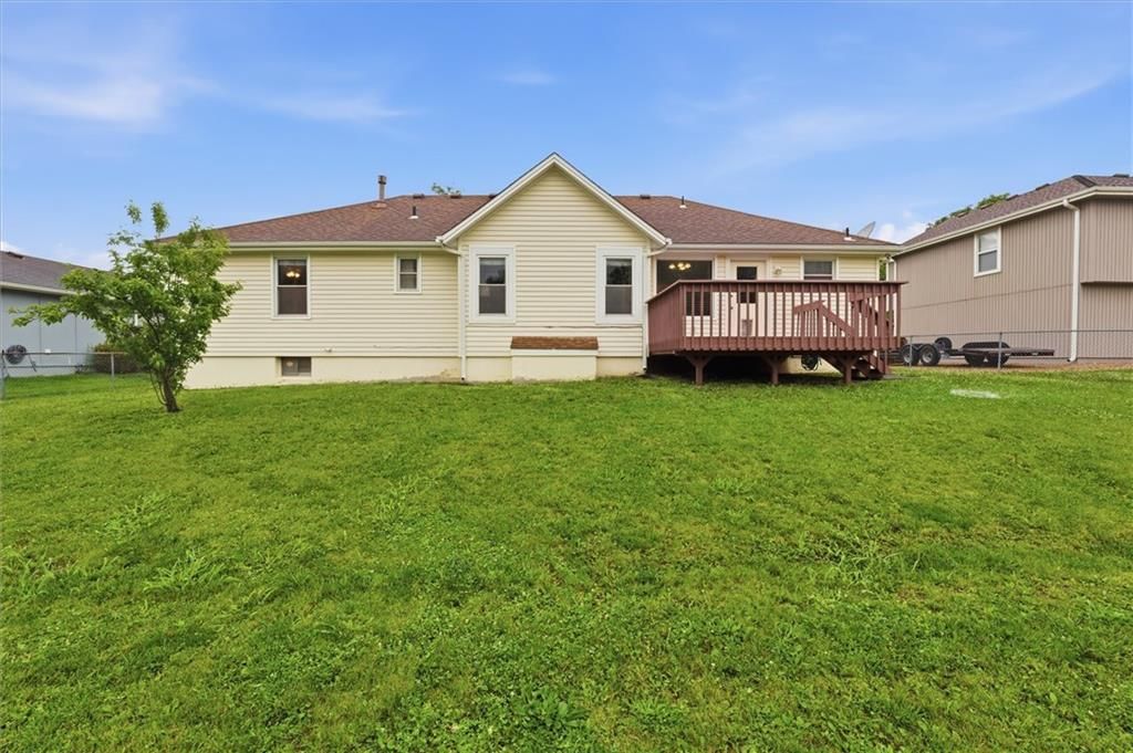 209 Dawn Avenue — photo 23