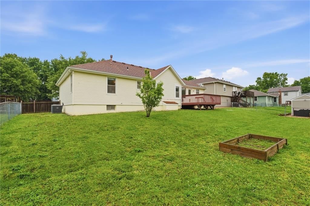 209 Dawn Avenue — photo 24