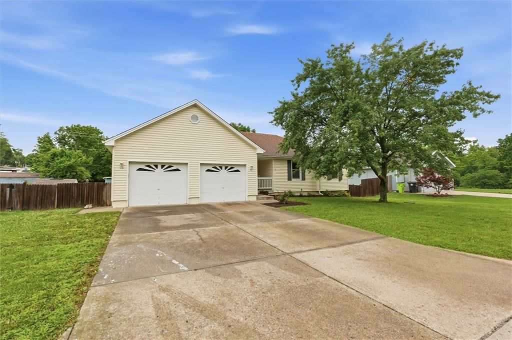 209 Dawn Avenue — photo 25