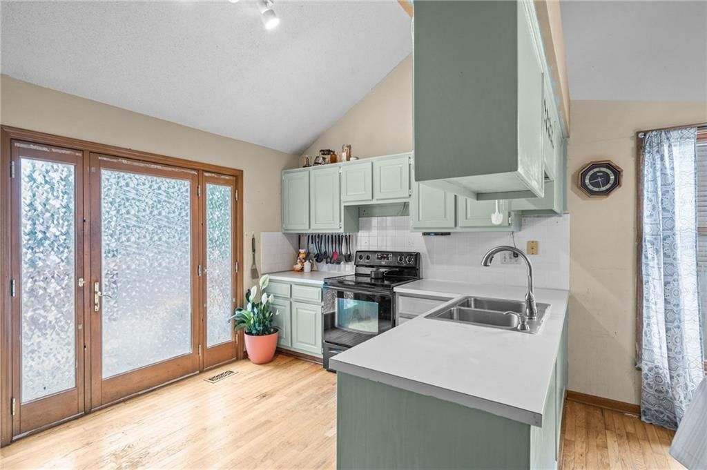 6413 Anderson Street — photo 13