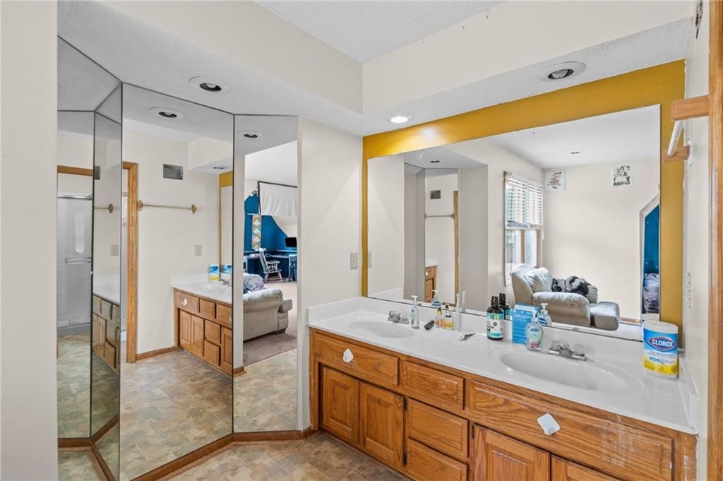 6413 Anderson Street — photo 25