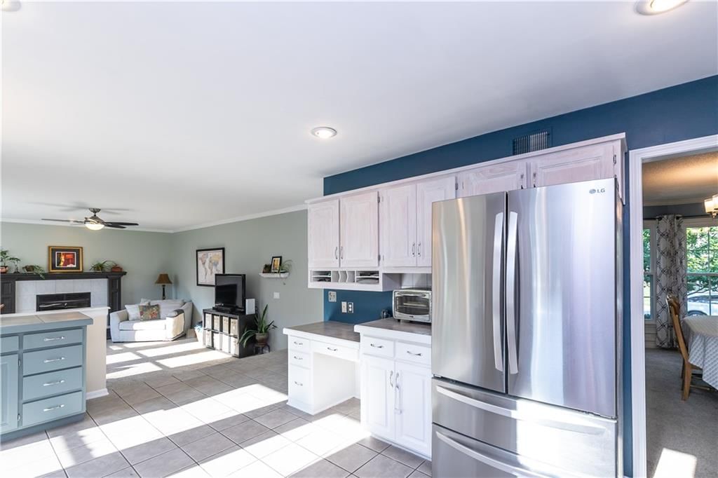 11938 S Hallet Street — photo 10