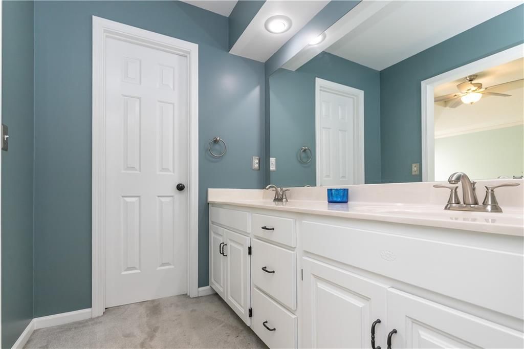 11938 S Hallet Street — photo 22