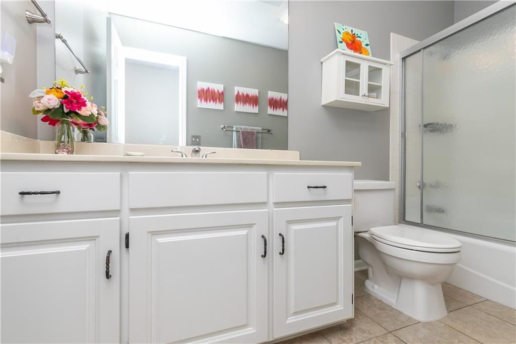 11938 S Hallet Street — photo 28