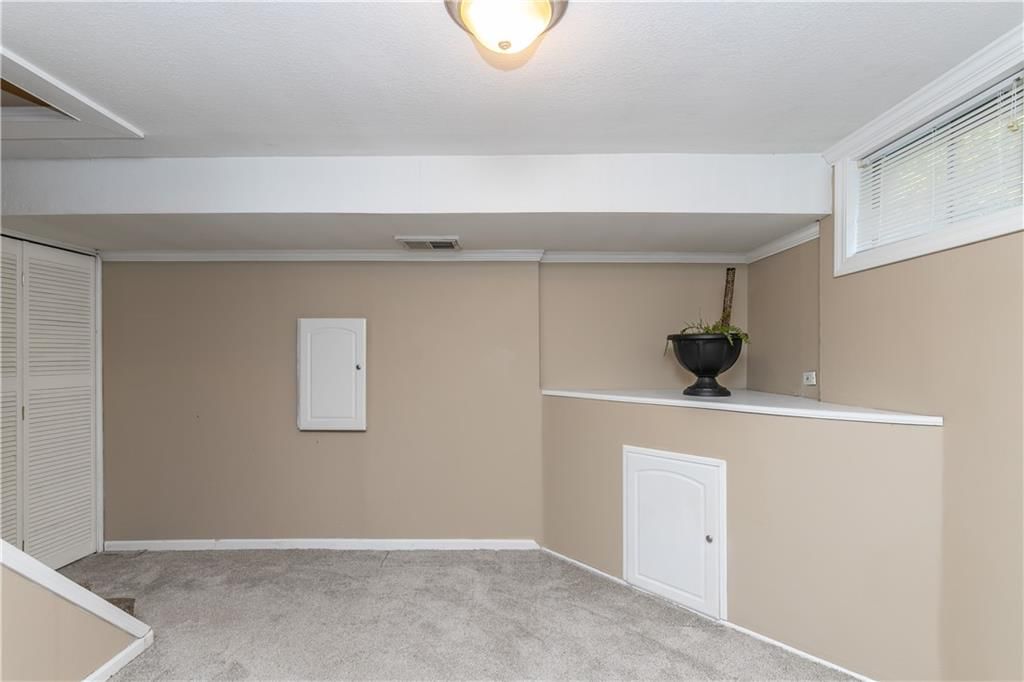 11938 S Hallet Street — photo 49