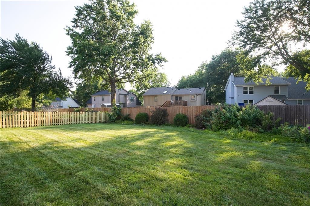 11938 S Hallet Street — photo 56