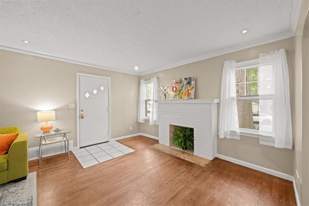 8337 MERCIER Street — photo 9