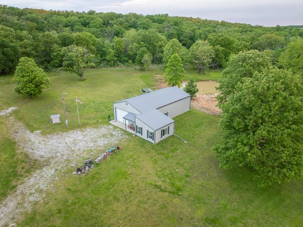 821 NW B Highway — photo 14