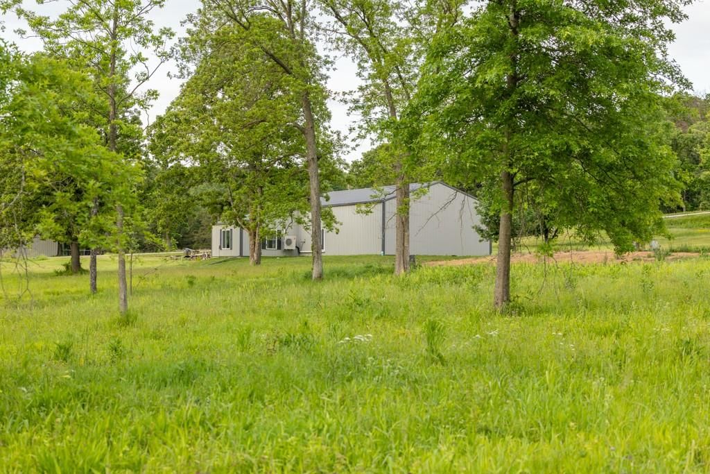 821 NW B Highway — photo 15