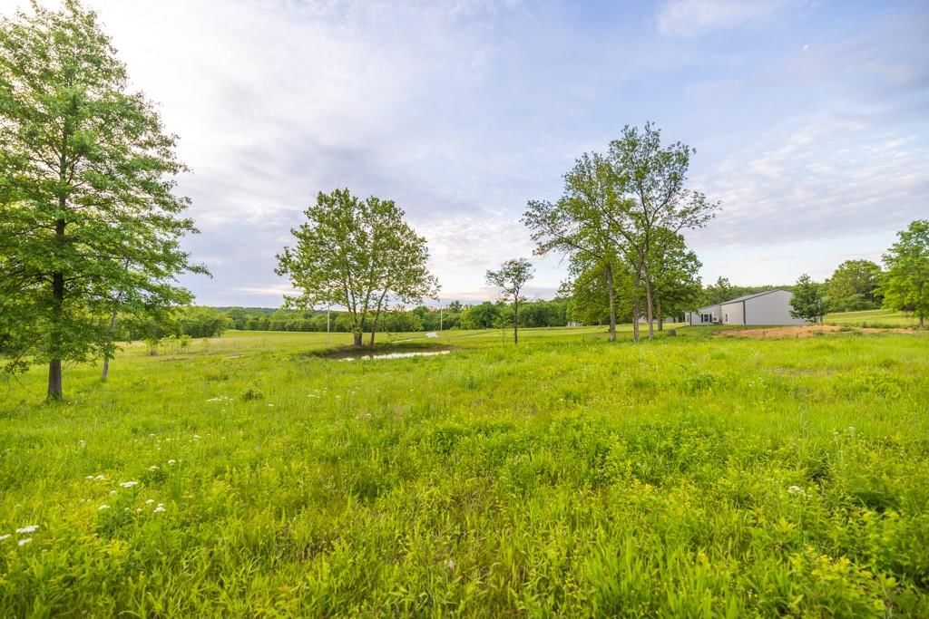 821 NW B Highway — photo 35